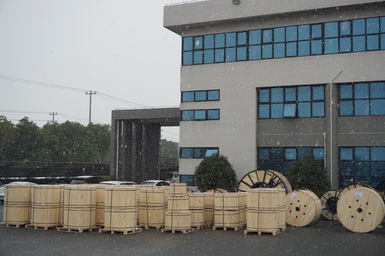 PACKAGING & DELIVERY 2