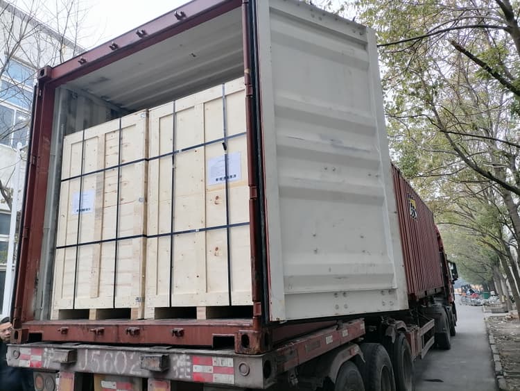 PACKAGING & DELIVERY 4